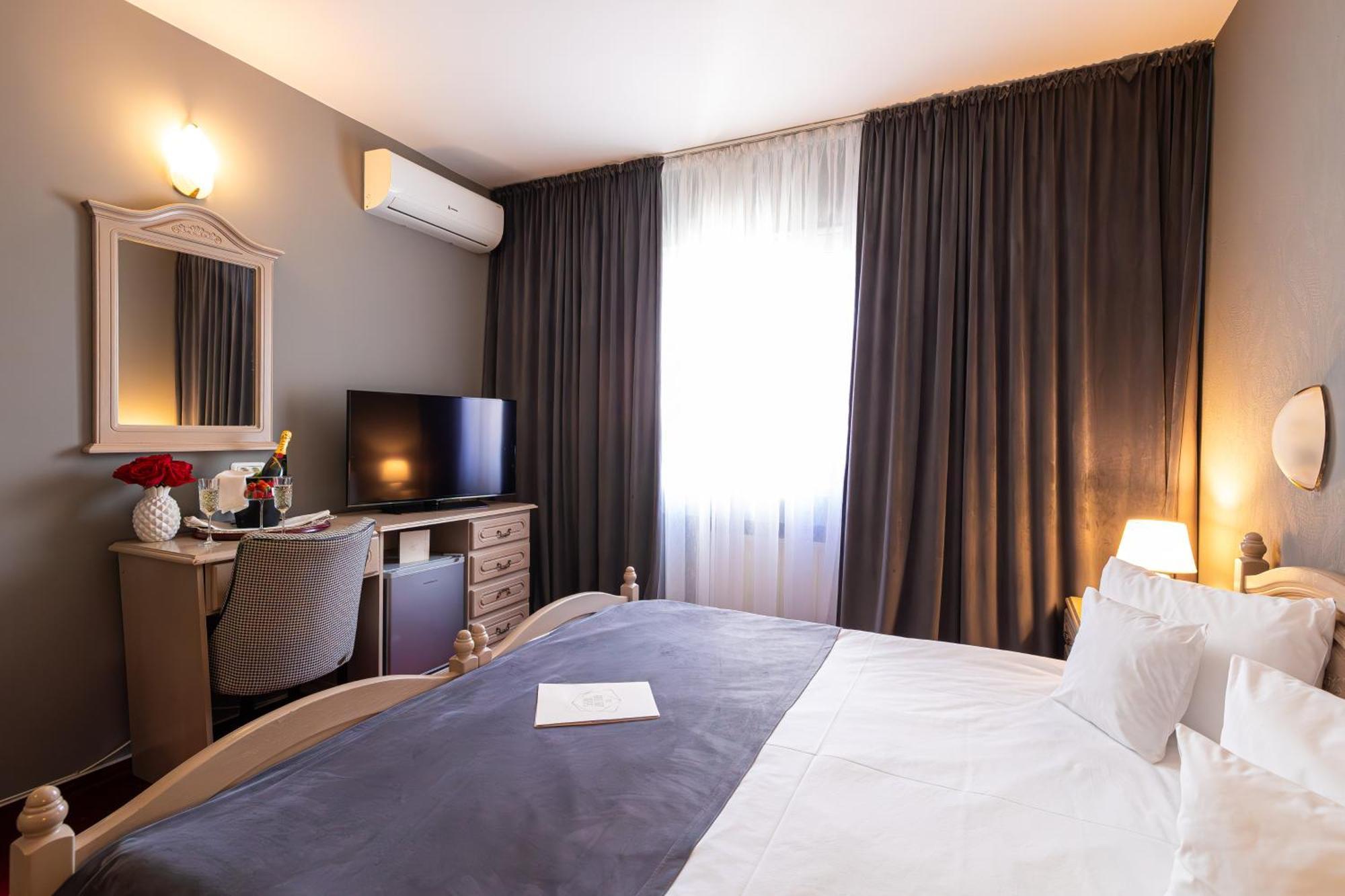 Hotel Brilliant Meses Zalău Exterior foto